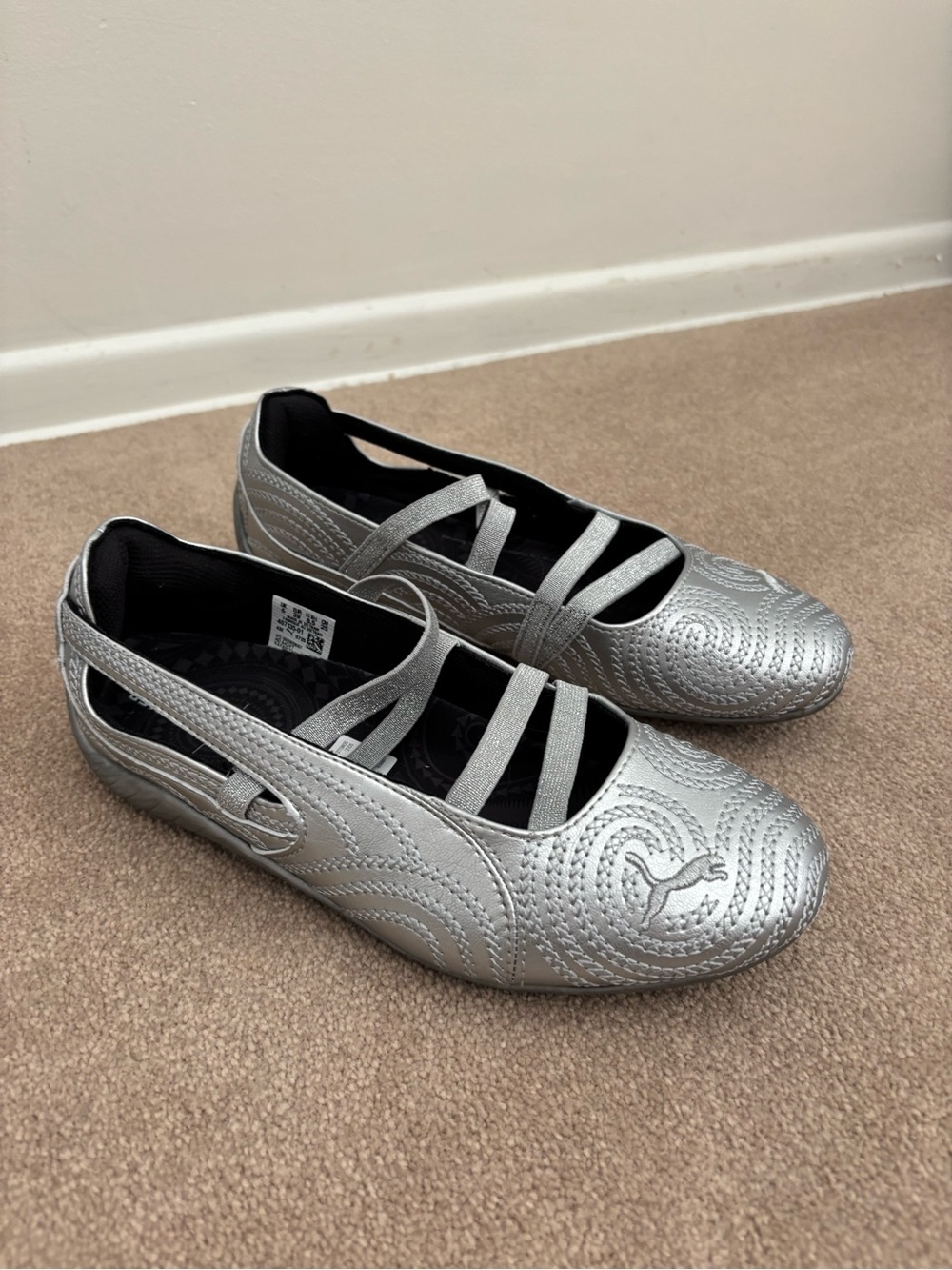 Puma Silver Metallic Ballet Flats Mary Jane Sneakers Women’s Size 8.5